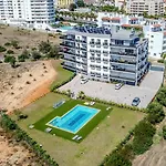 Emerson Plaza Stunning 2 Bedroom With Sea View *