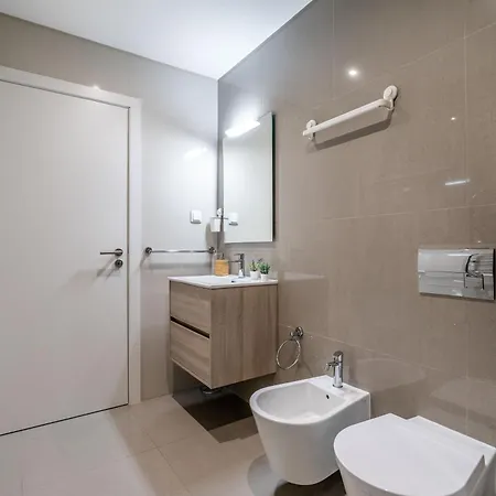 Emerson Plaza Stunning 2 Bedroom With Sea View Apartment *
