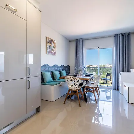 Emerson Plaza Stunning 2 Bedroom With Sea View Apartment *