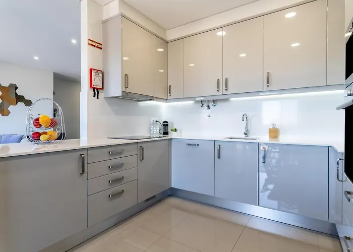 Appartamento Emerson Plaza Stunning 2 Bedroom With Sea View *