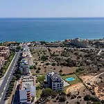 Emerson Plaza Stunning 2 Bedroom With Sea View
