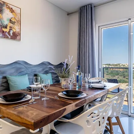 Emerson Plaza Stunning 2 Bedroom With Sea View Apartament Portimão